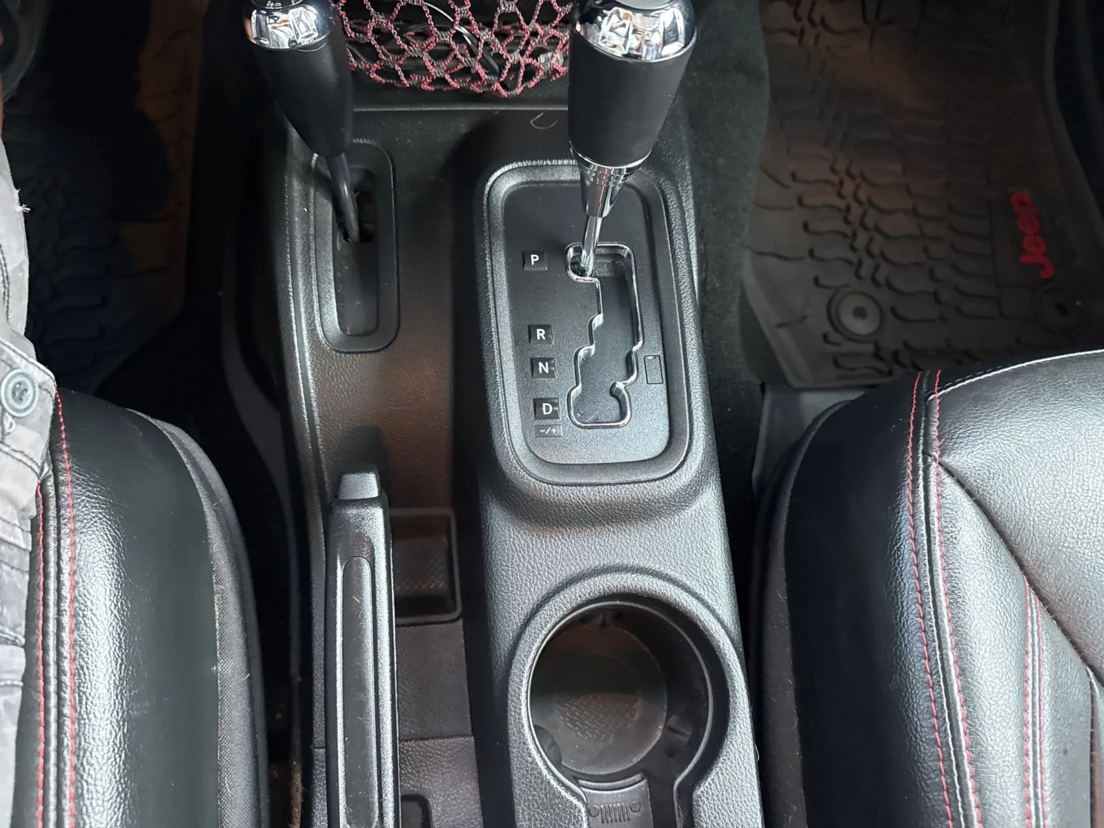 Jeep Wrangler JK photo 32