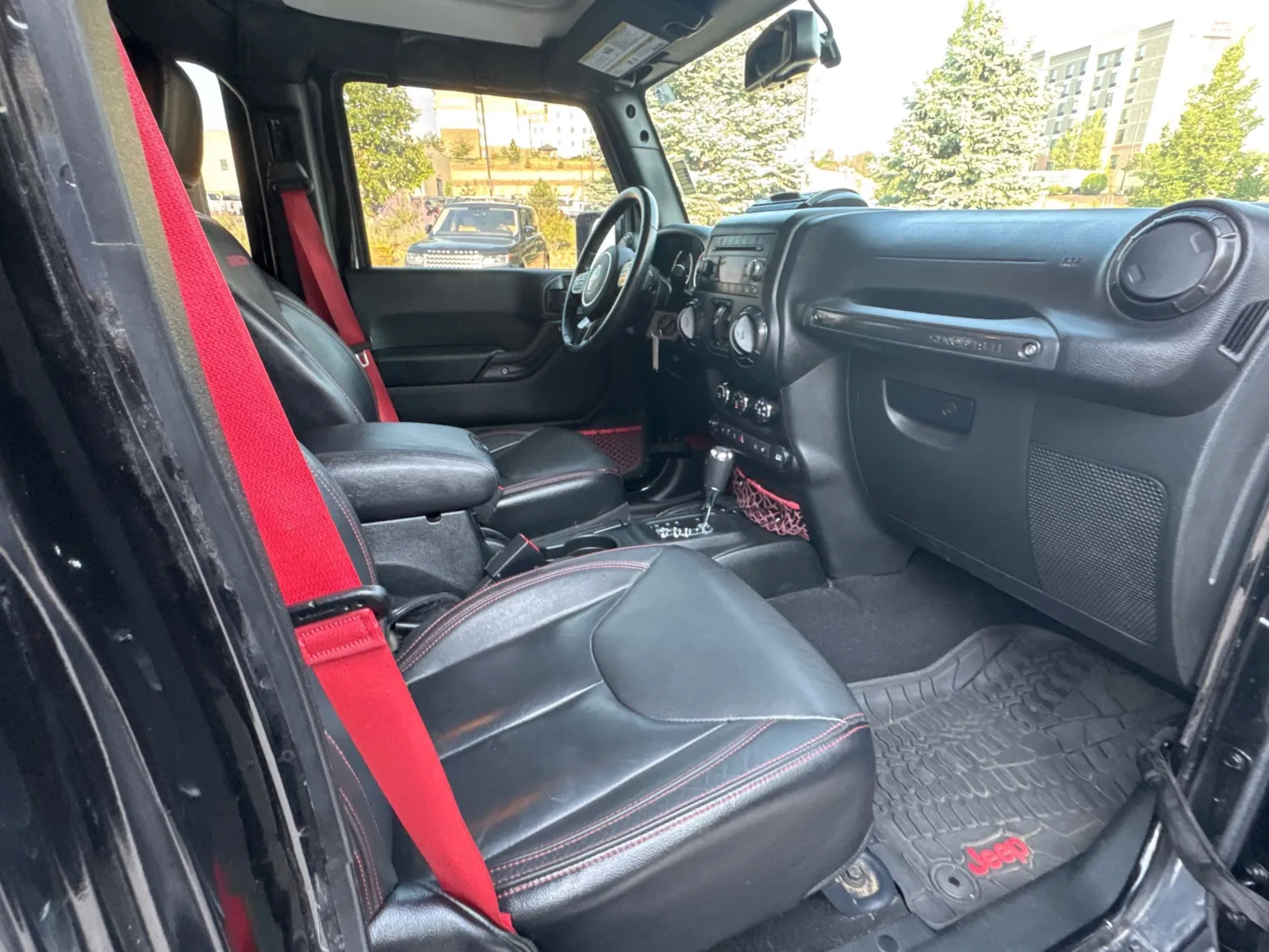 Jeep Wrangler JK photo 16