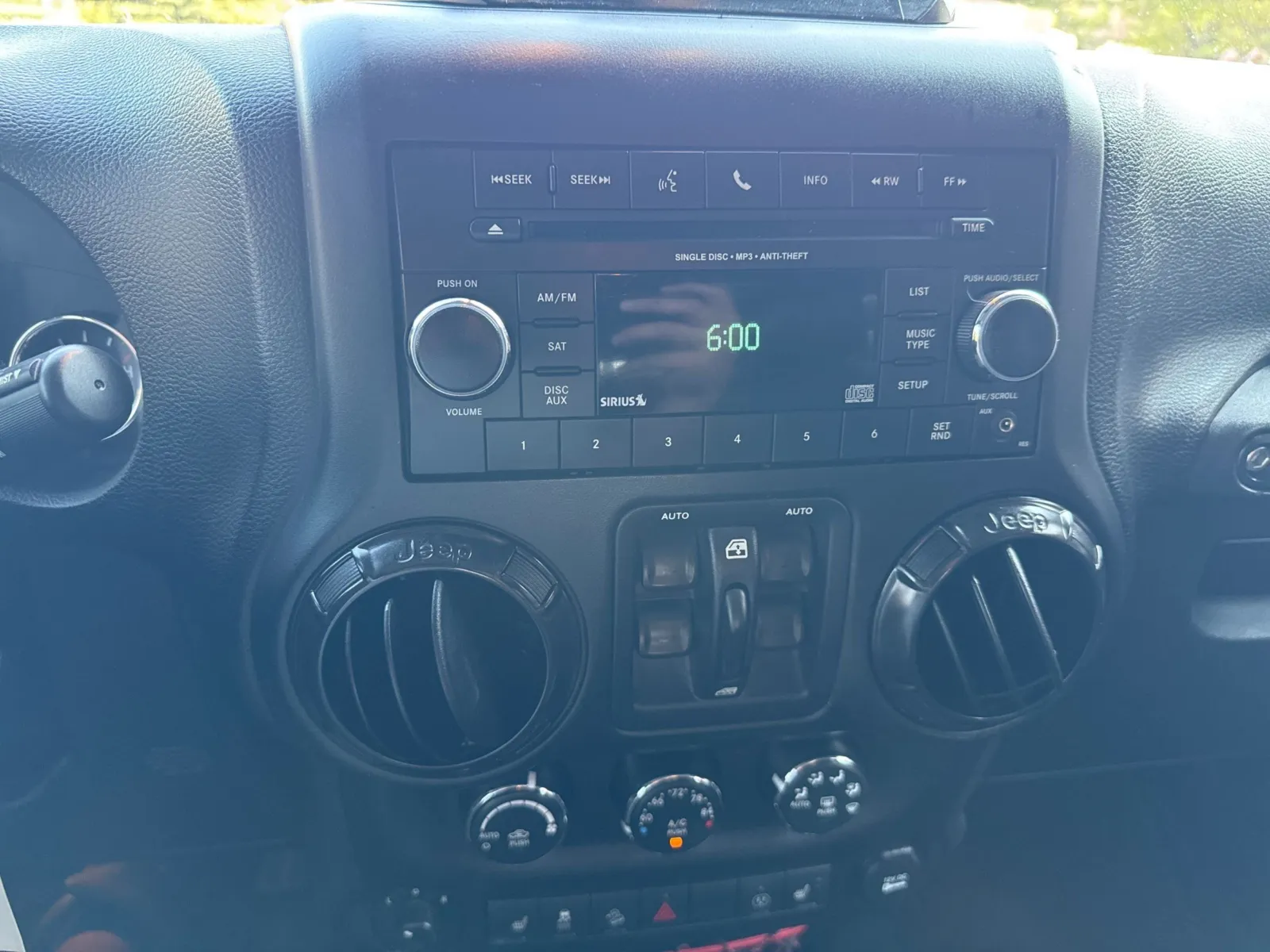 Jeep Wrangler JK photo 30