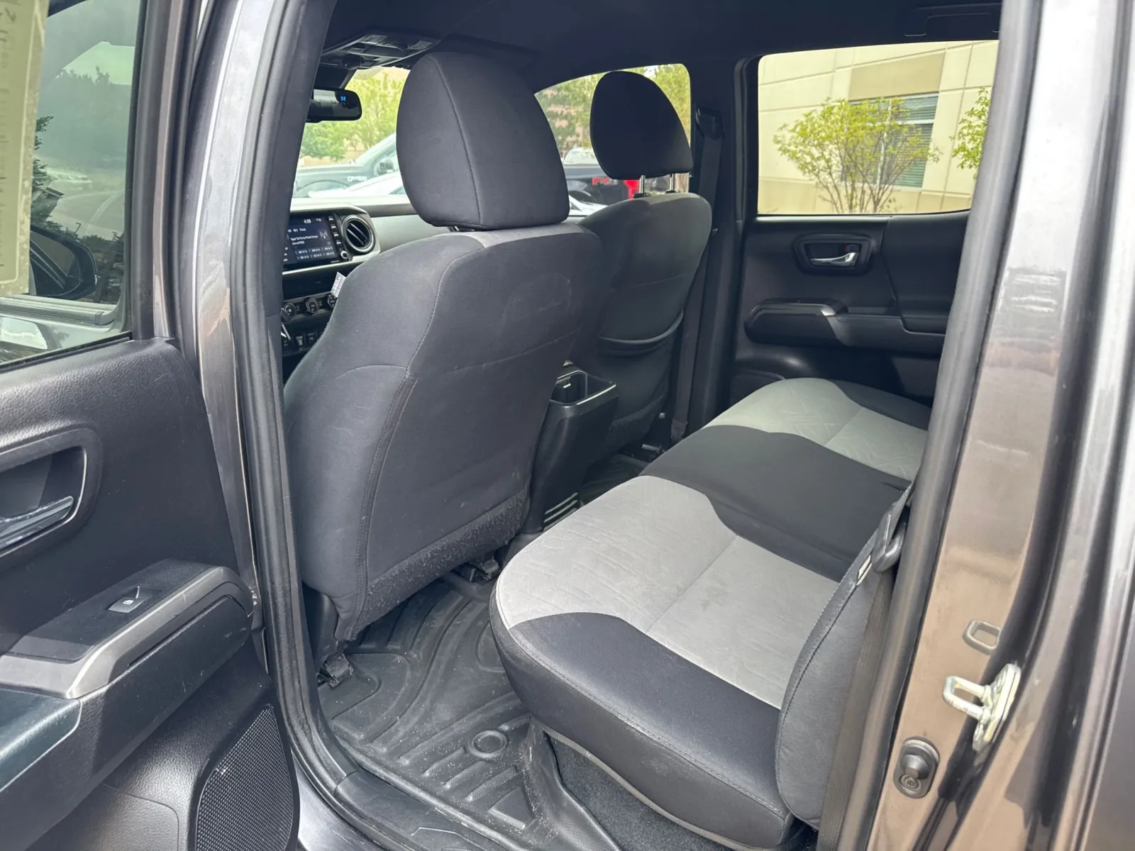 Toyota Tacoma photo 22