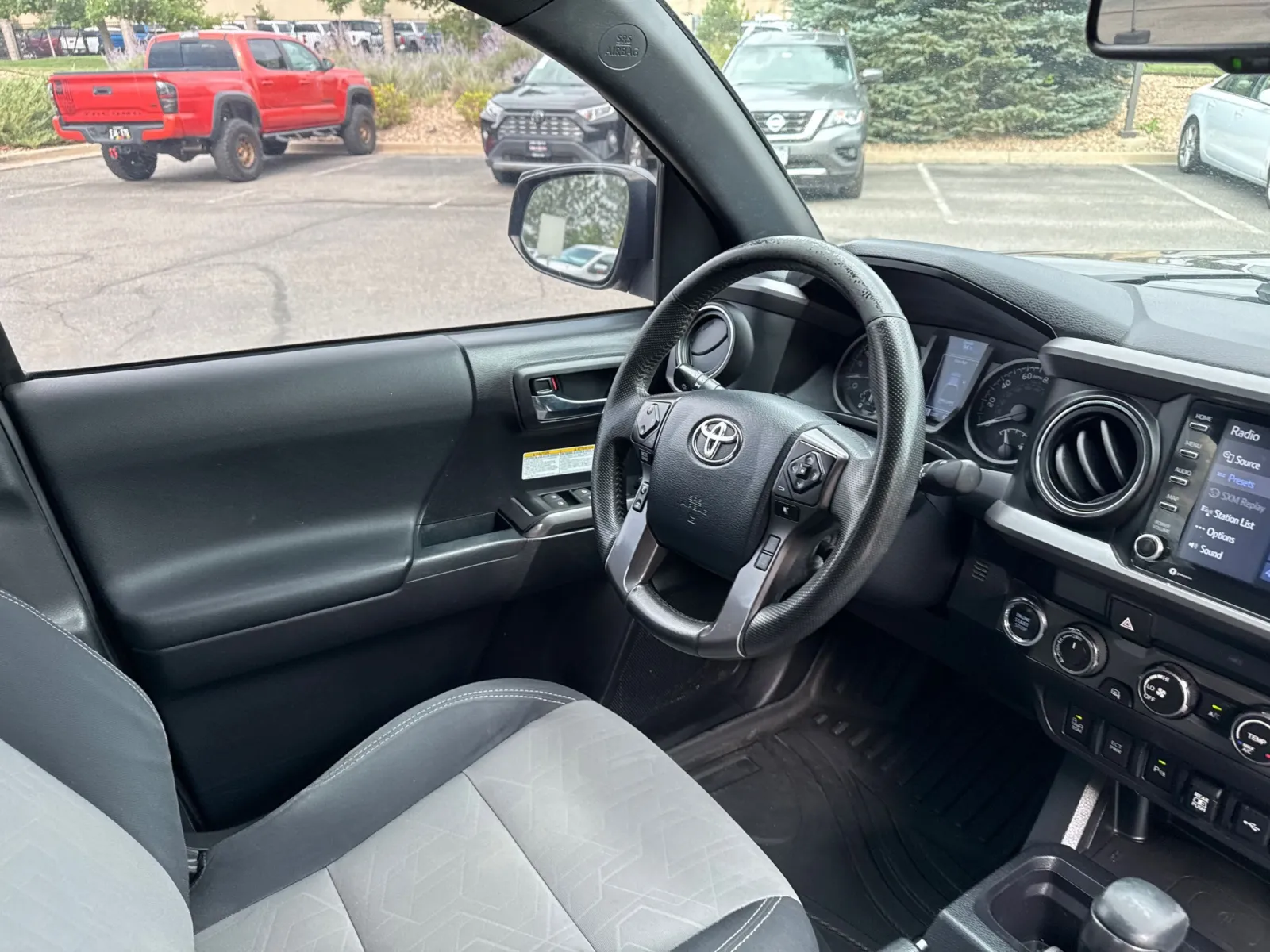 Toyota Tacoma photo 18