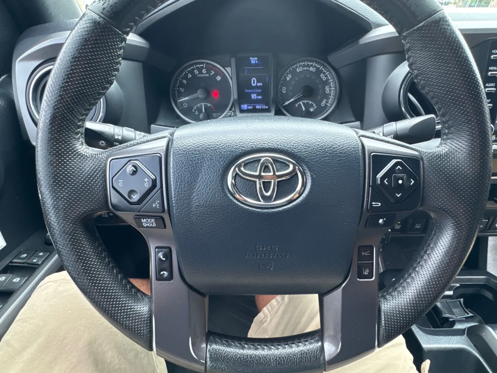 Toyota Tacoma photo 32