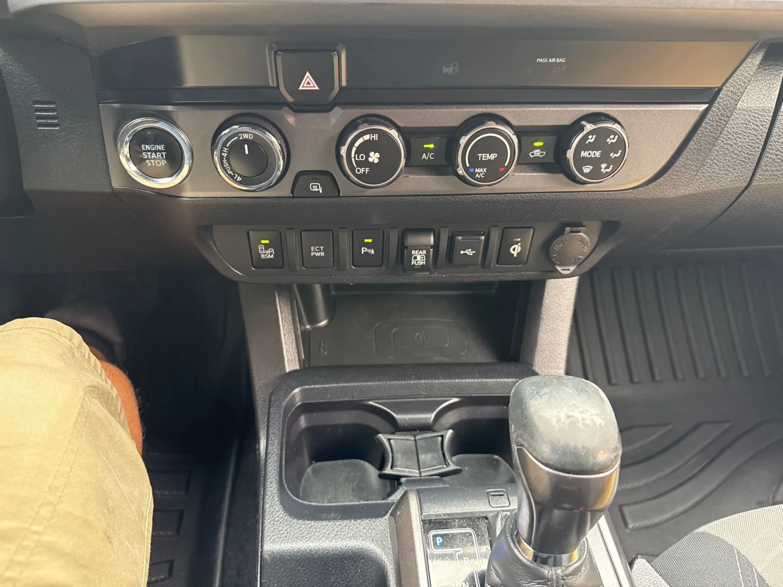 Toyota Tacoma photo 30