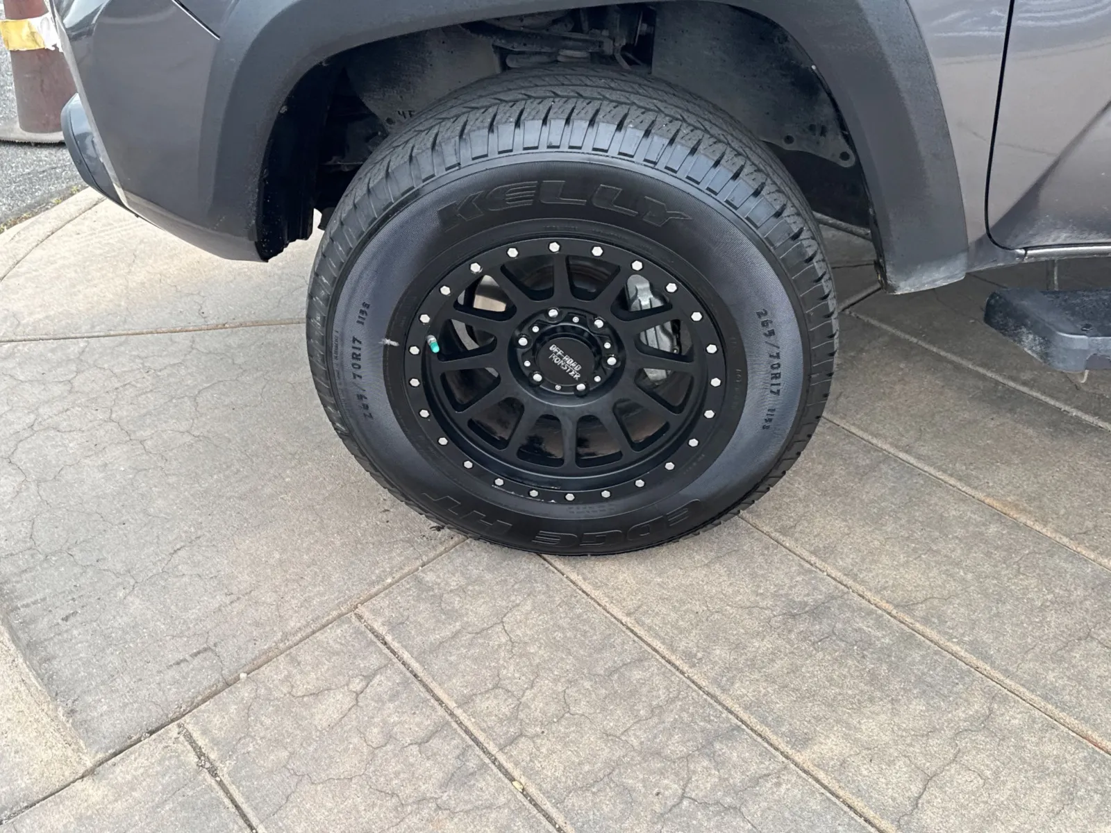 Toyota Tacoma photo 11