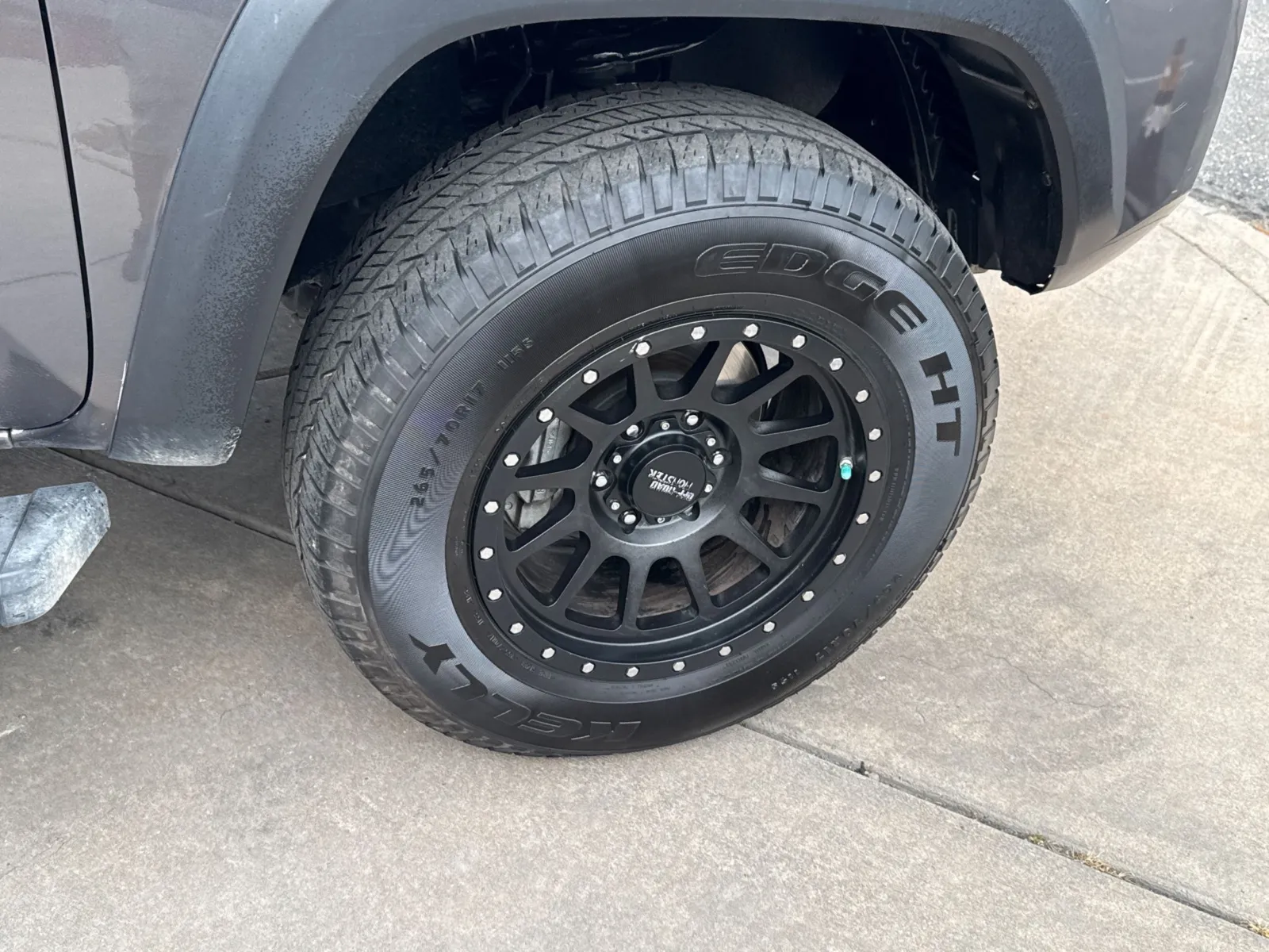Toyota Tacoma photo 14