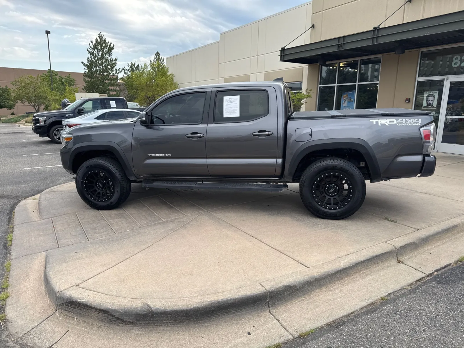 Toyota Tacoma photo 9