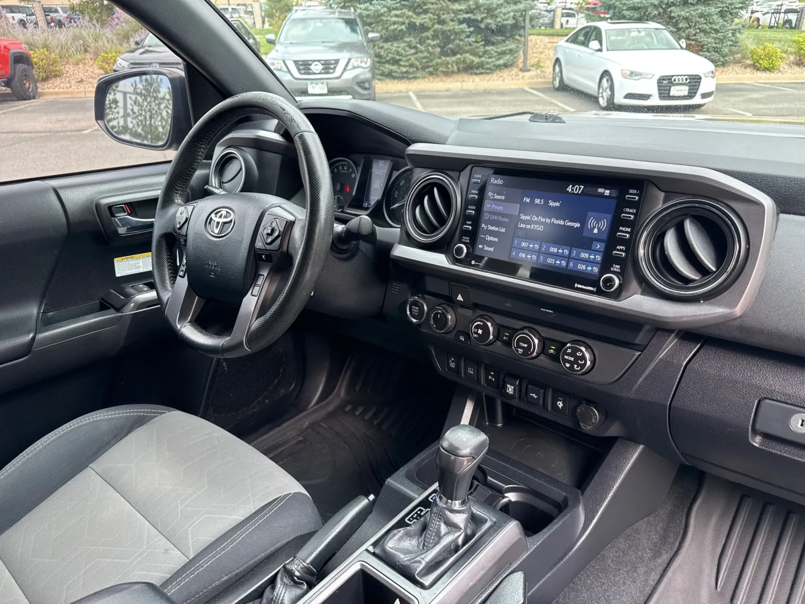 Toyota Tacoma photo 17