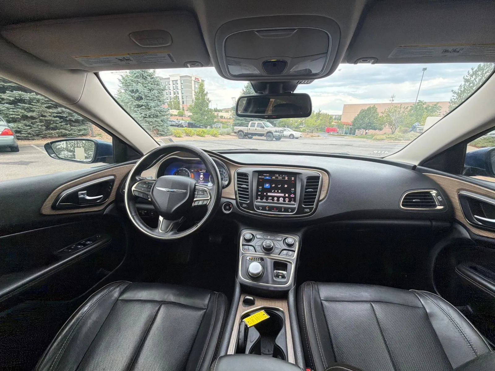 Chrysler 200 photo 17