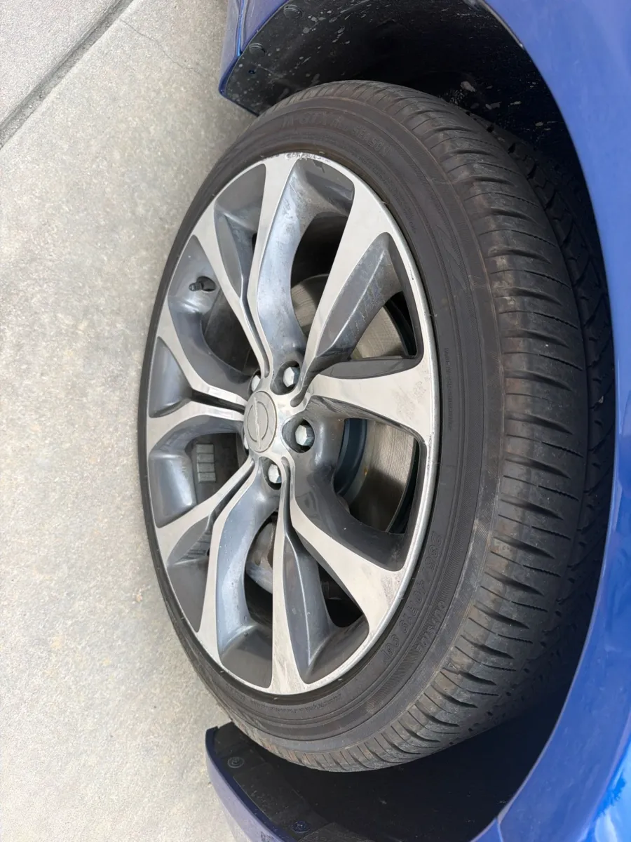 Chrysler 200 photo 12