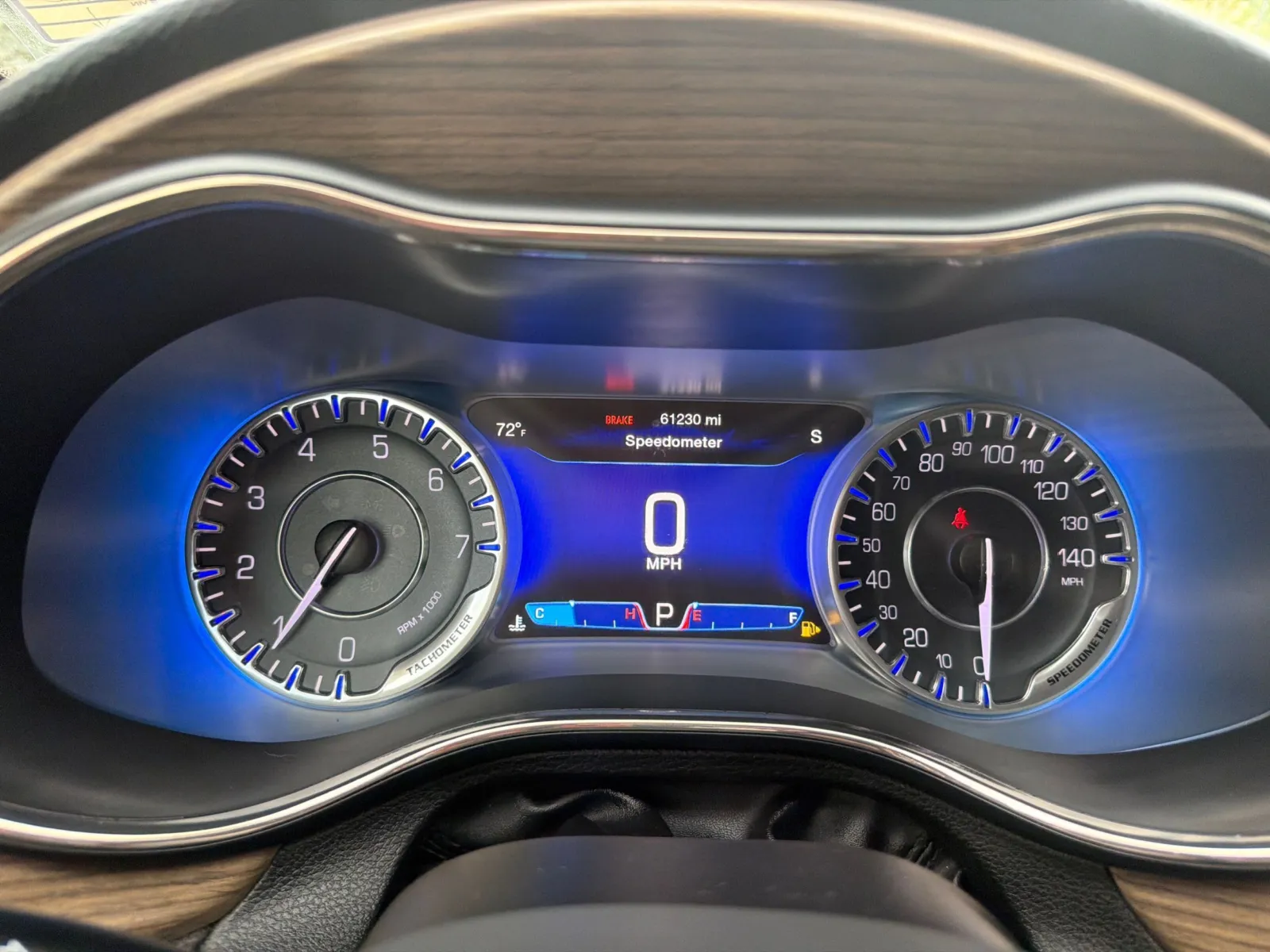 Chrysler 200 photo 24