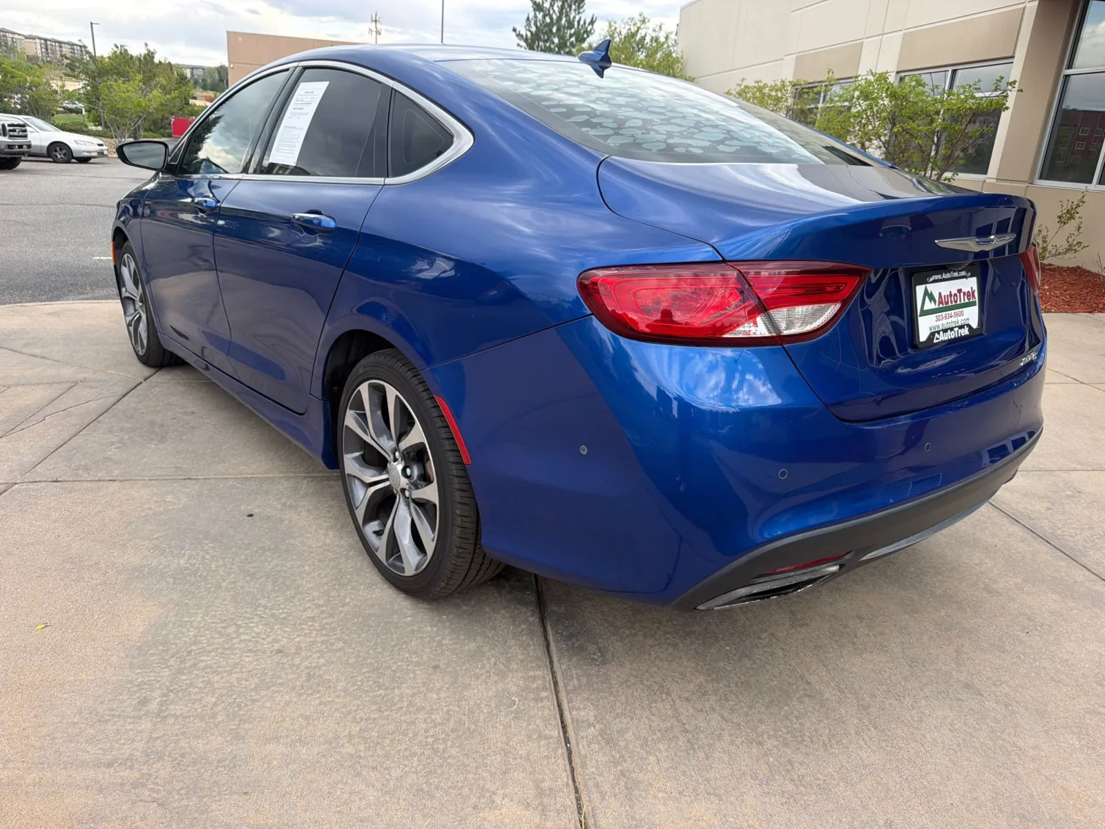 Chrysler 200 photo 8