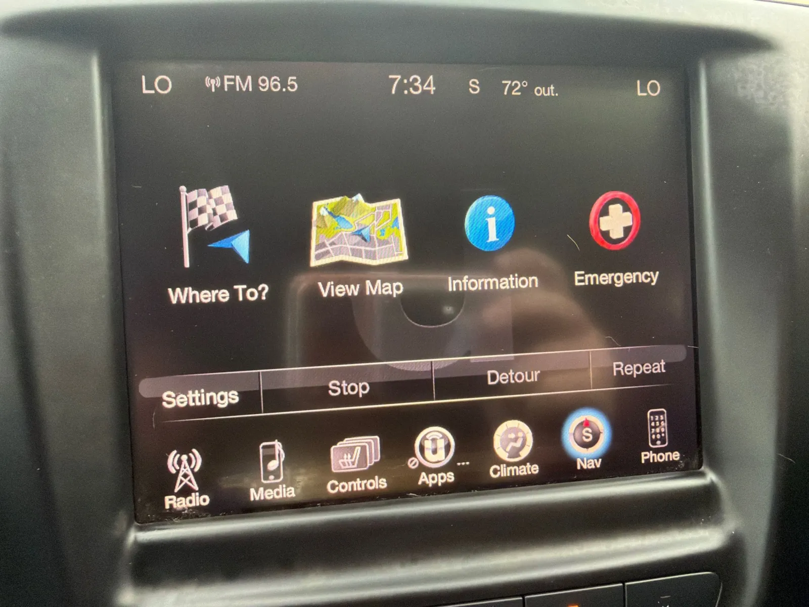 Chrysler 200 photo 28