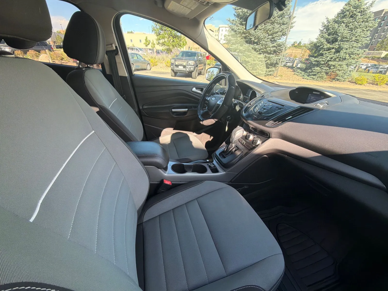 Ford Escape photo 13