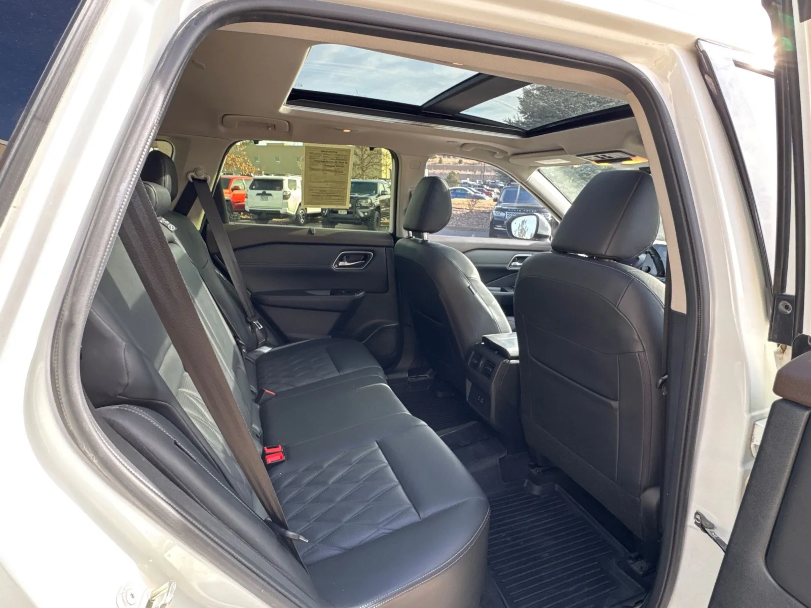 2023 Nissan Rogue Platinum - Photo 16
