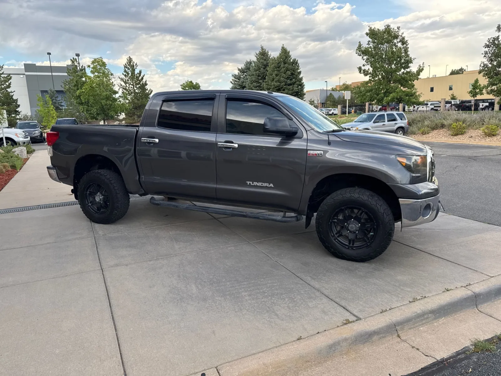 Toyota Tundra photo 5
