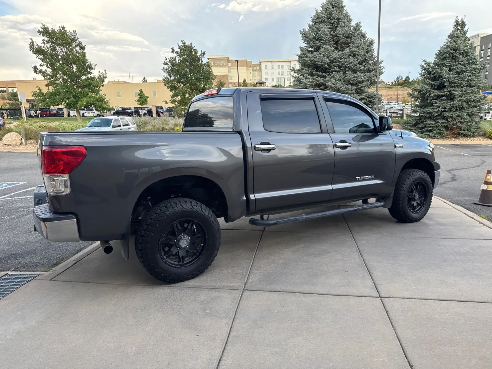 Toyota Tundra photo 6