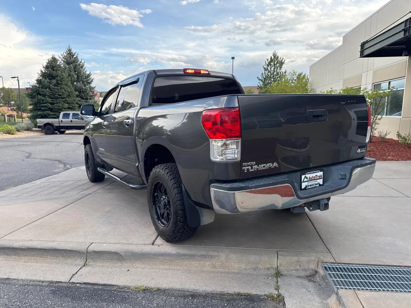 Toyota Tundra photo 9