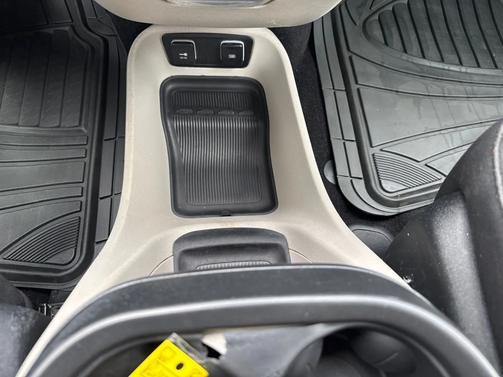 Chrysler Pacifica photo 32
