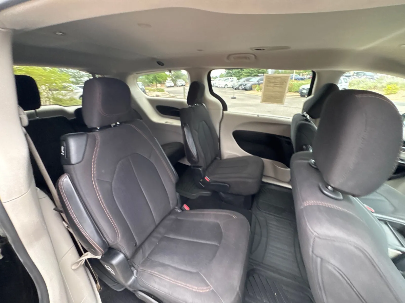 Chrysler Pacifica photo 20