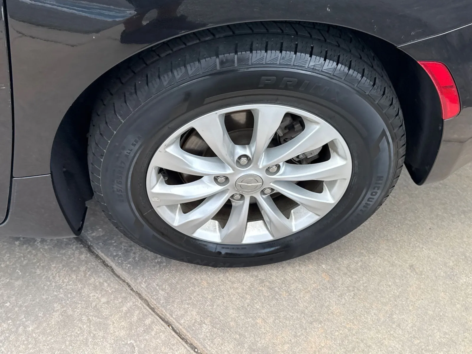 Chrysler Pacifica photo 11