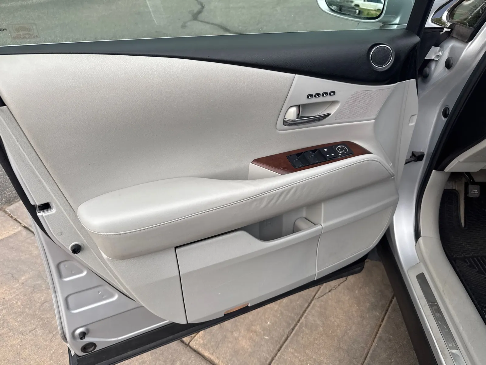 Lexus RX photo 23