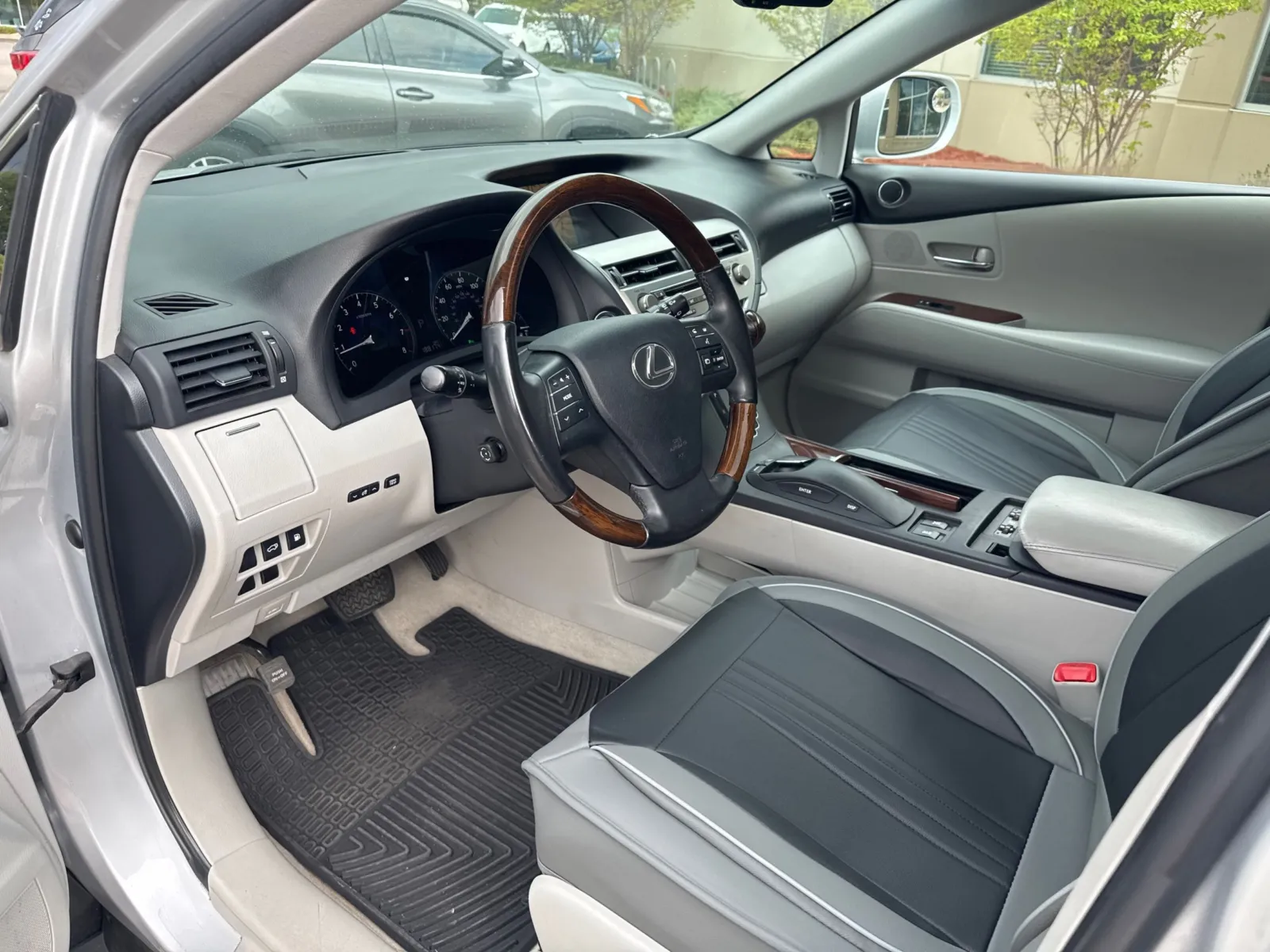 Lexus RX photo 24