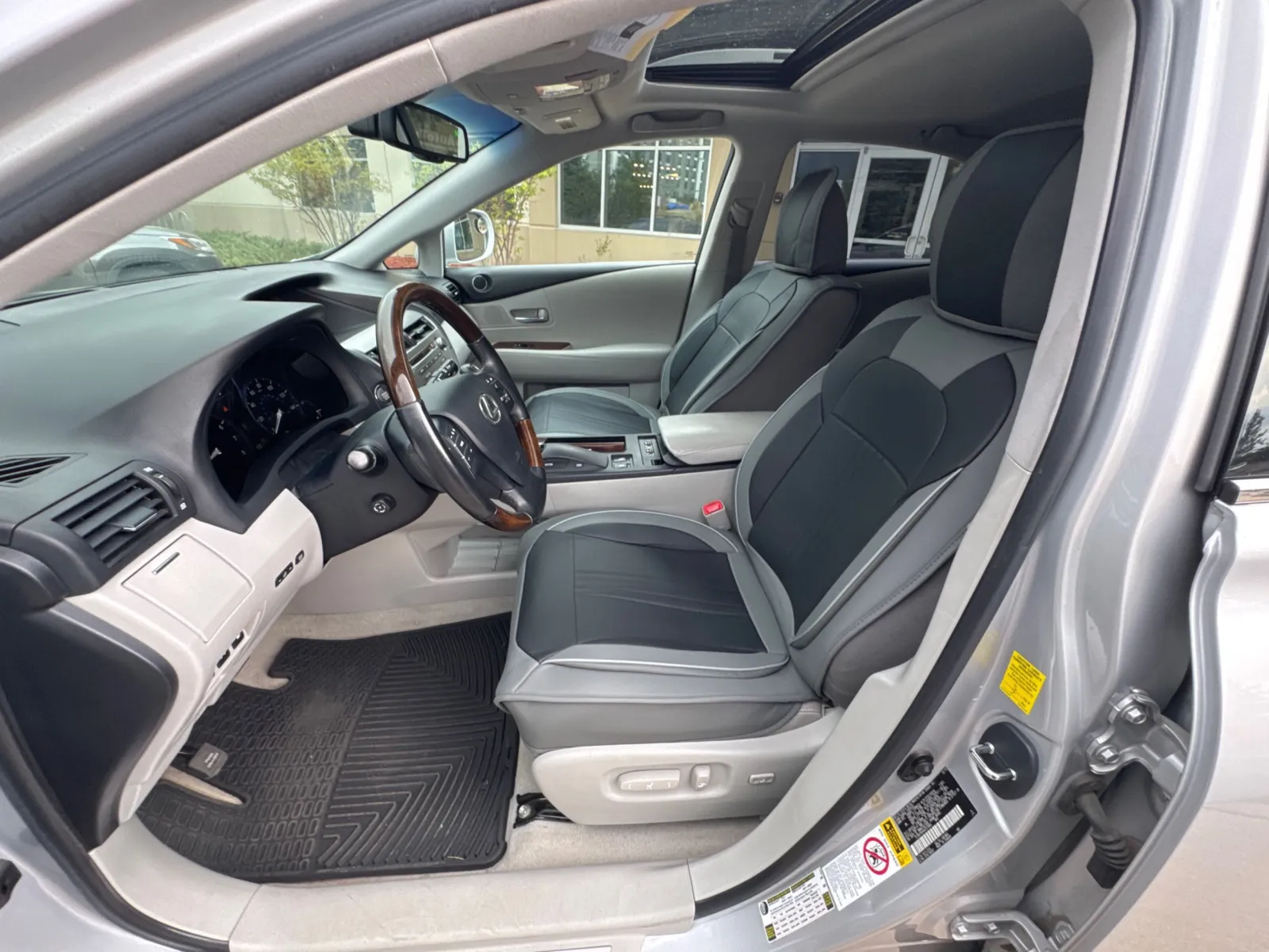 Lexus RX photo 25