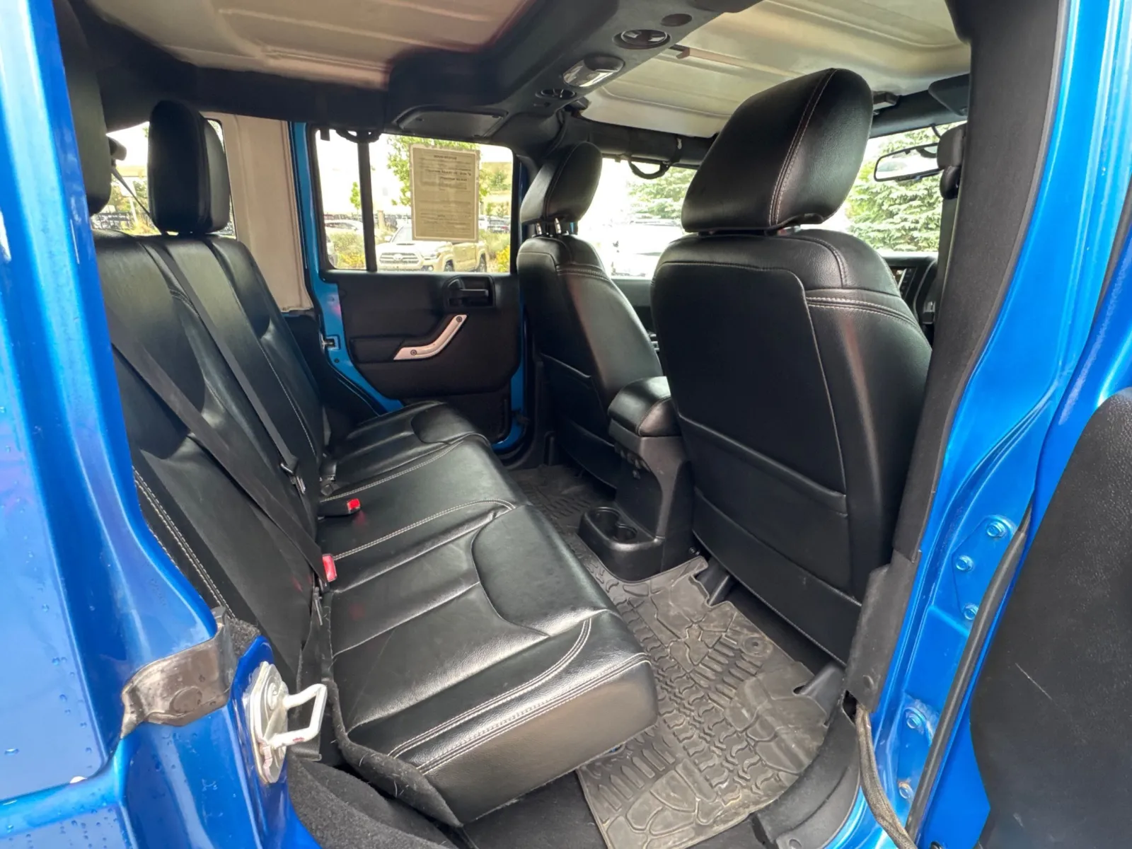 Jeep Wrangler photo 21