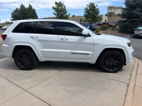 More photos of 2019 Jeep Grand Cherokee Altitude 4x4 at AutoTrek, CO