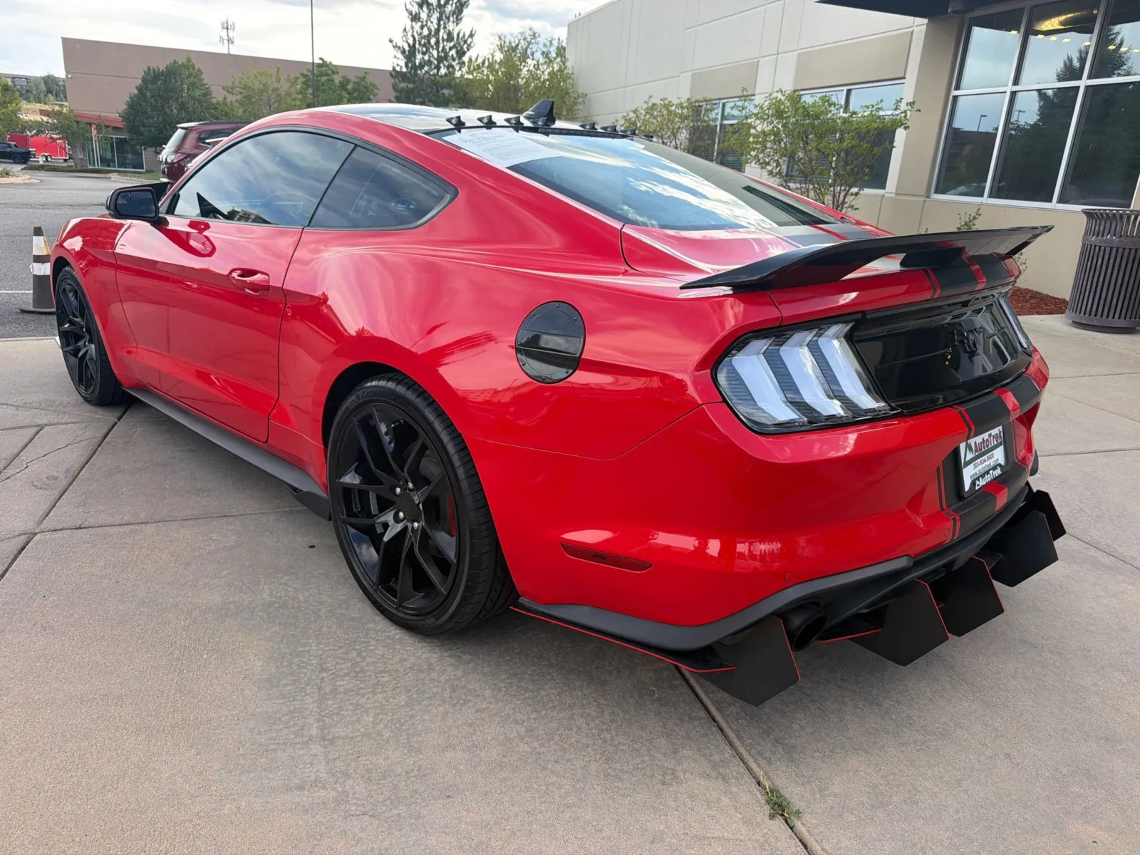 Ford Mustang photo 8