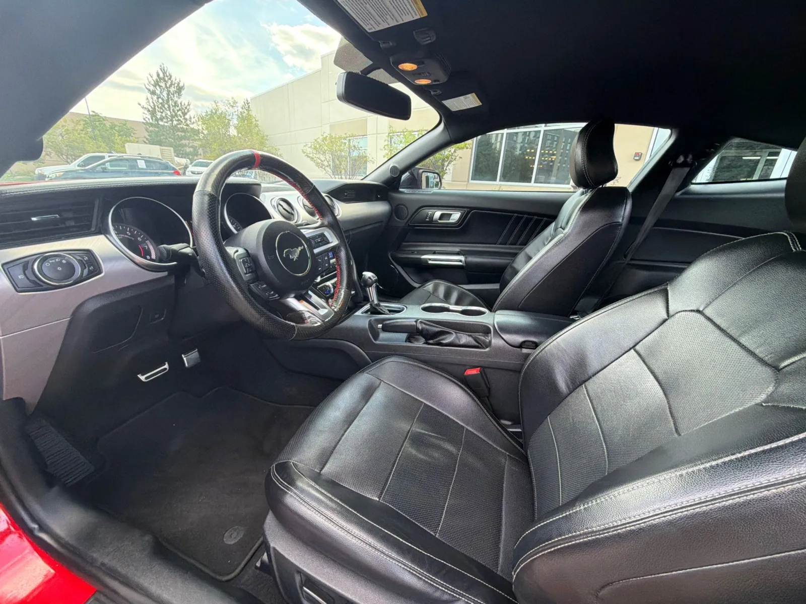 Ford Mustang photo 17