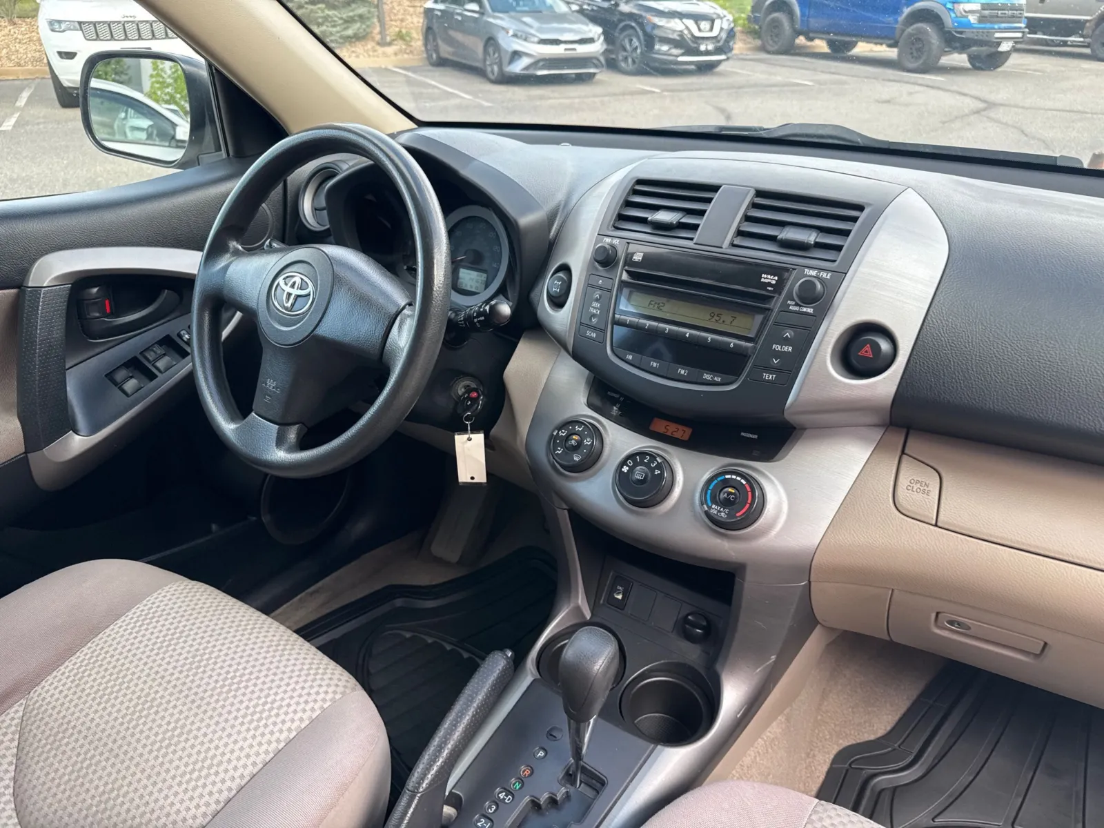 Toyota RAV4 photo 17