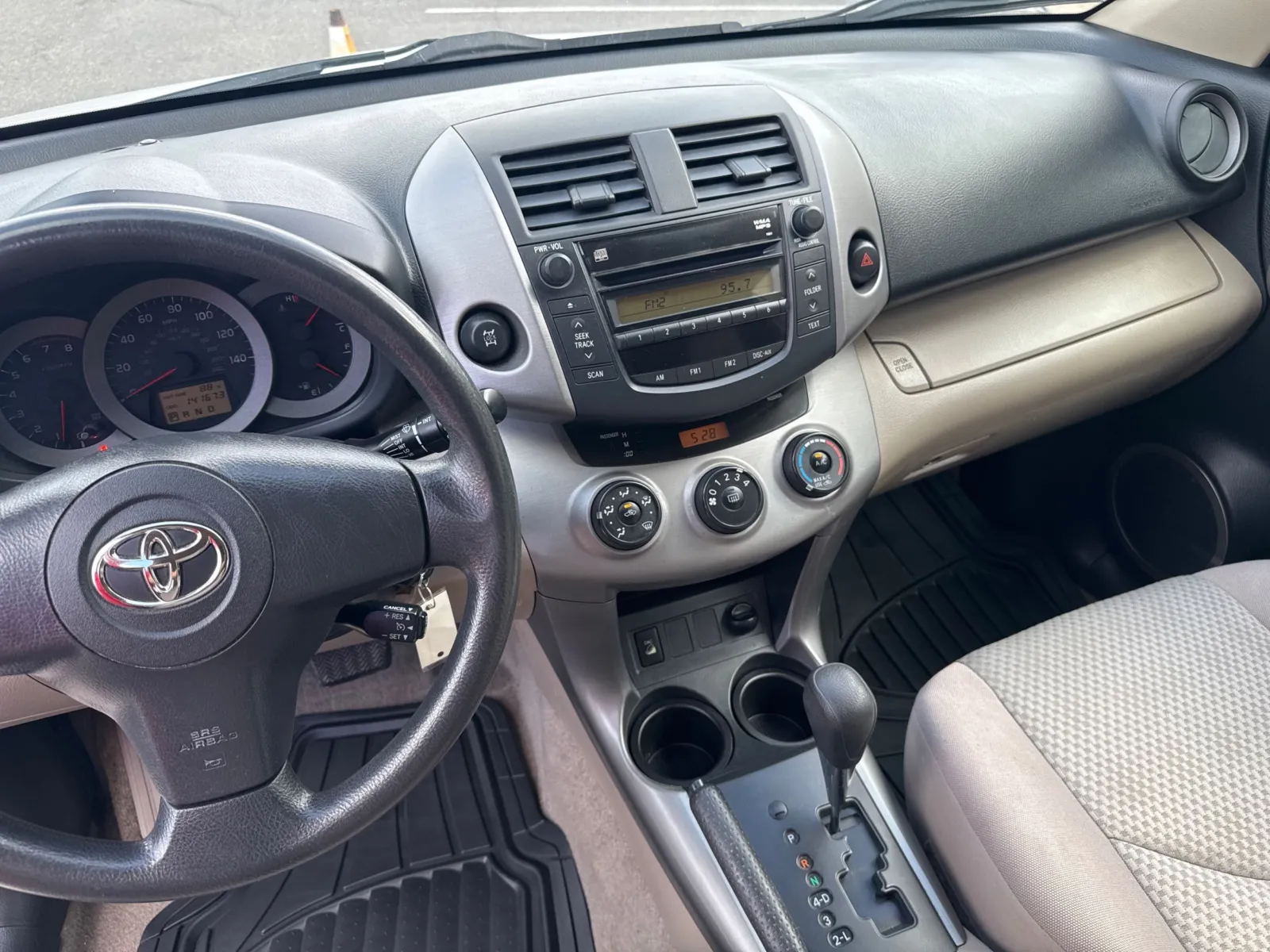 Toyota RAV4 photo 28
