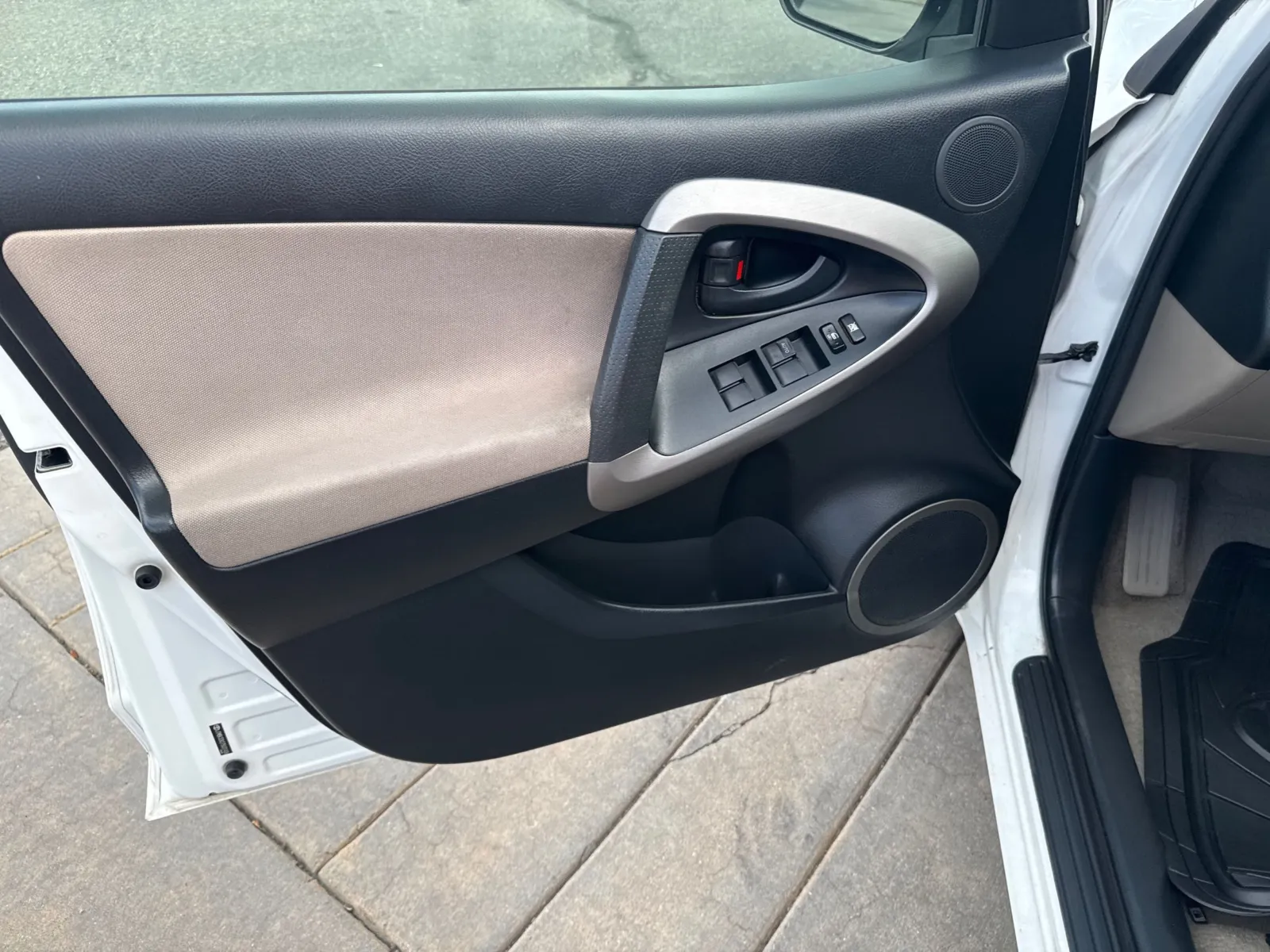 Toyota RAV4 photo 24