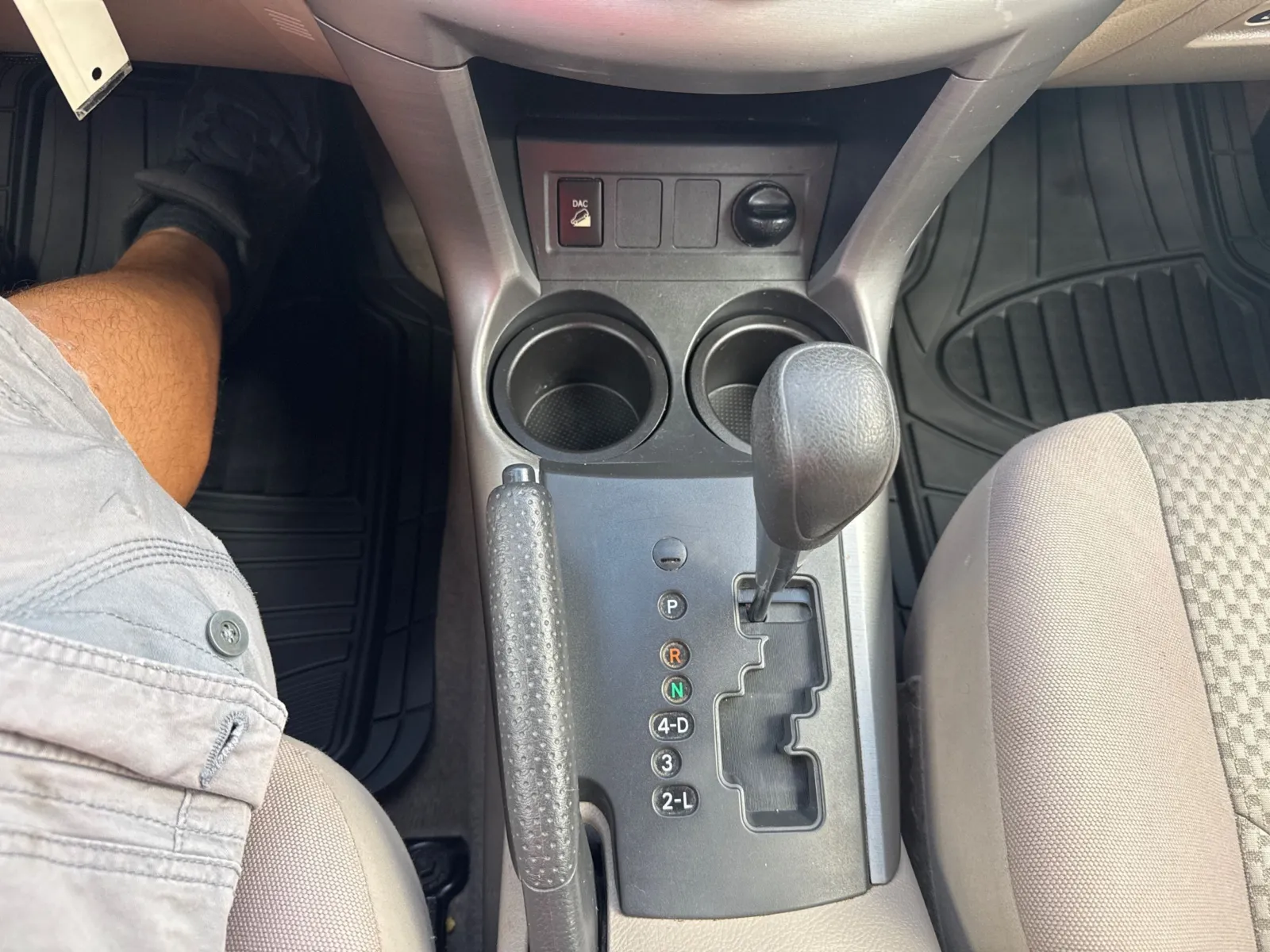 Toyota RAV4 photo 33