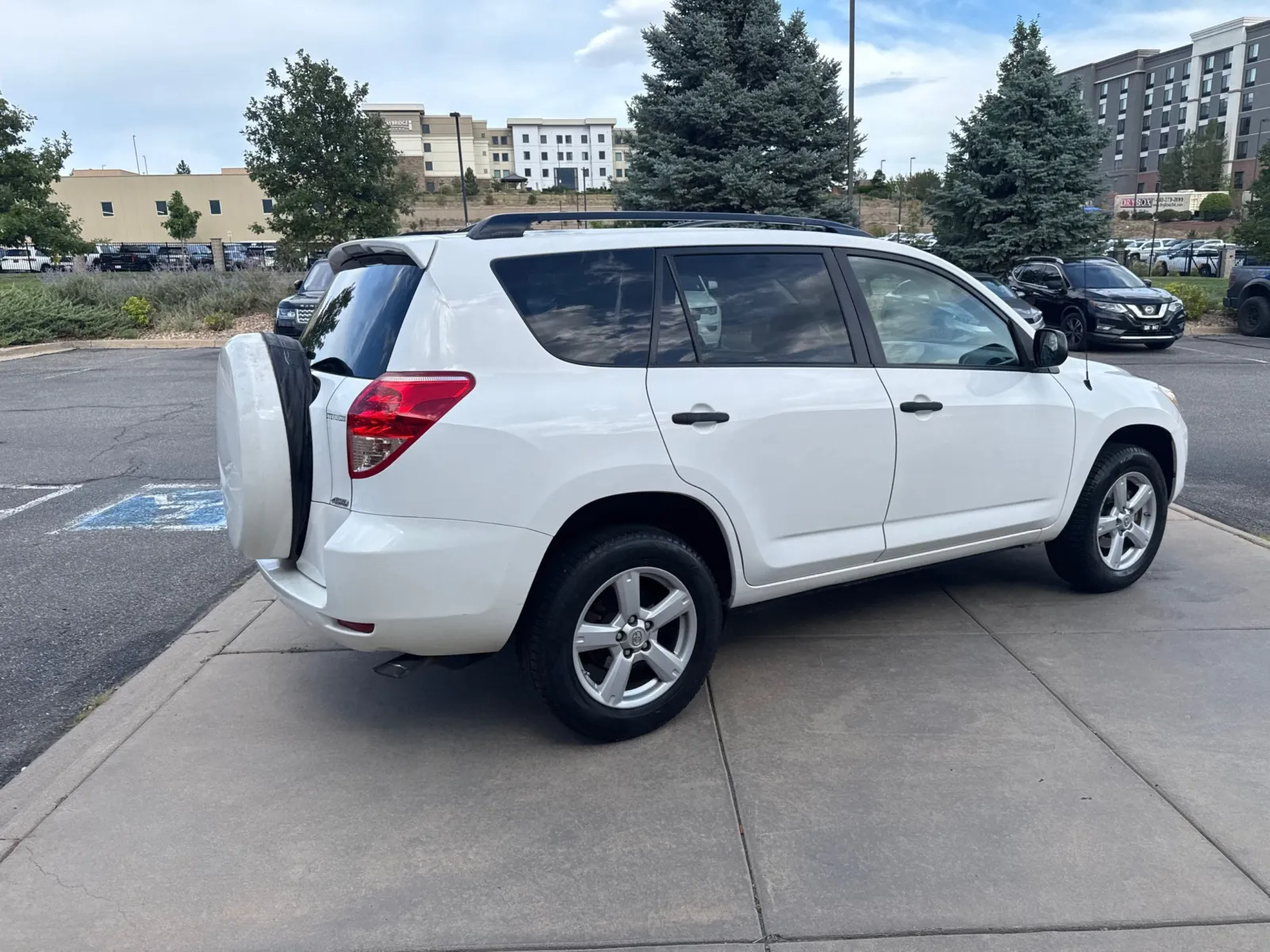Toyota RAV4 photo 6