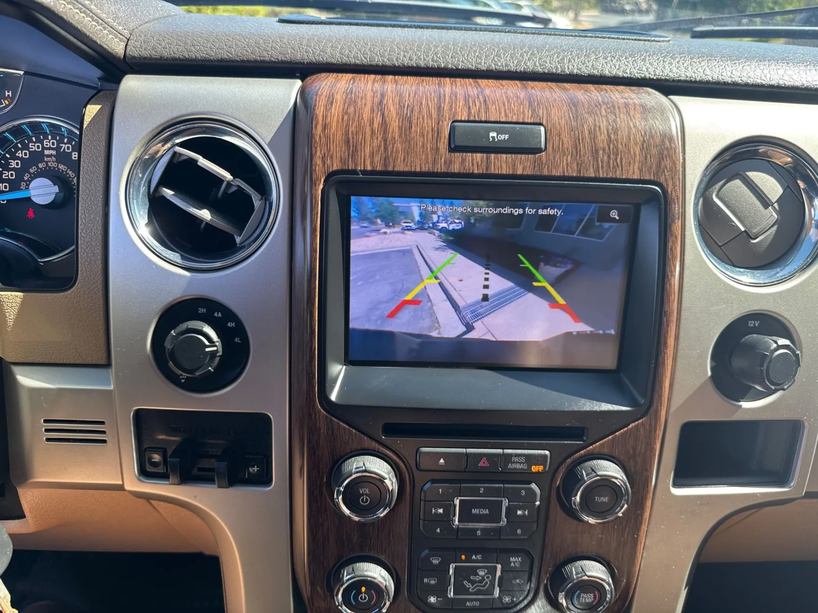 Ford F-150 photo 31