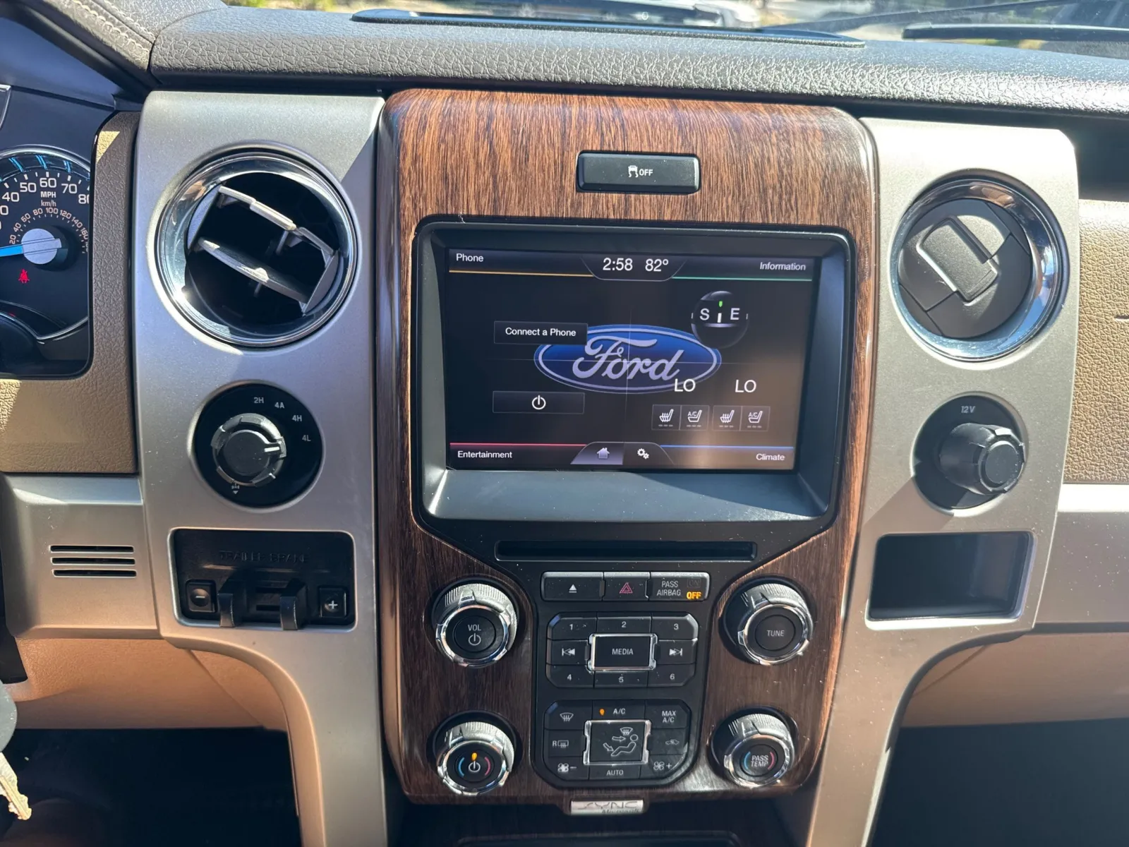 Ford F-150 photo 28