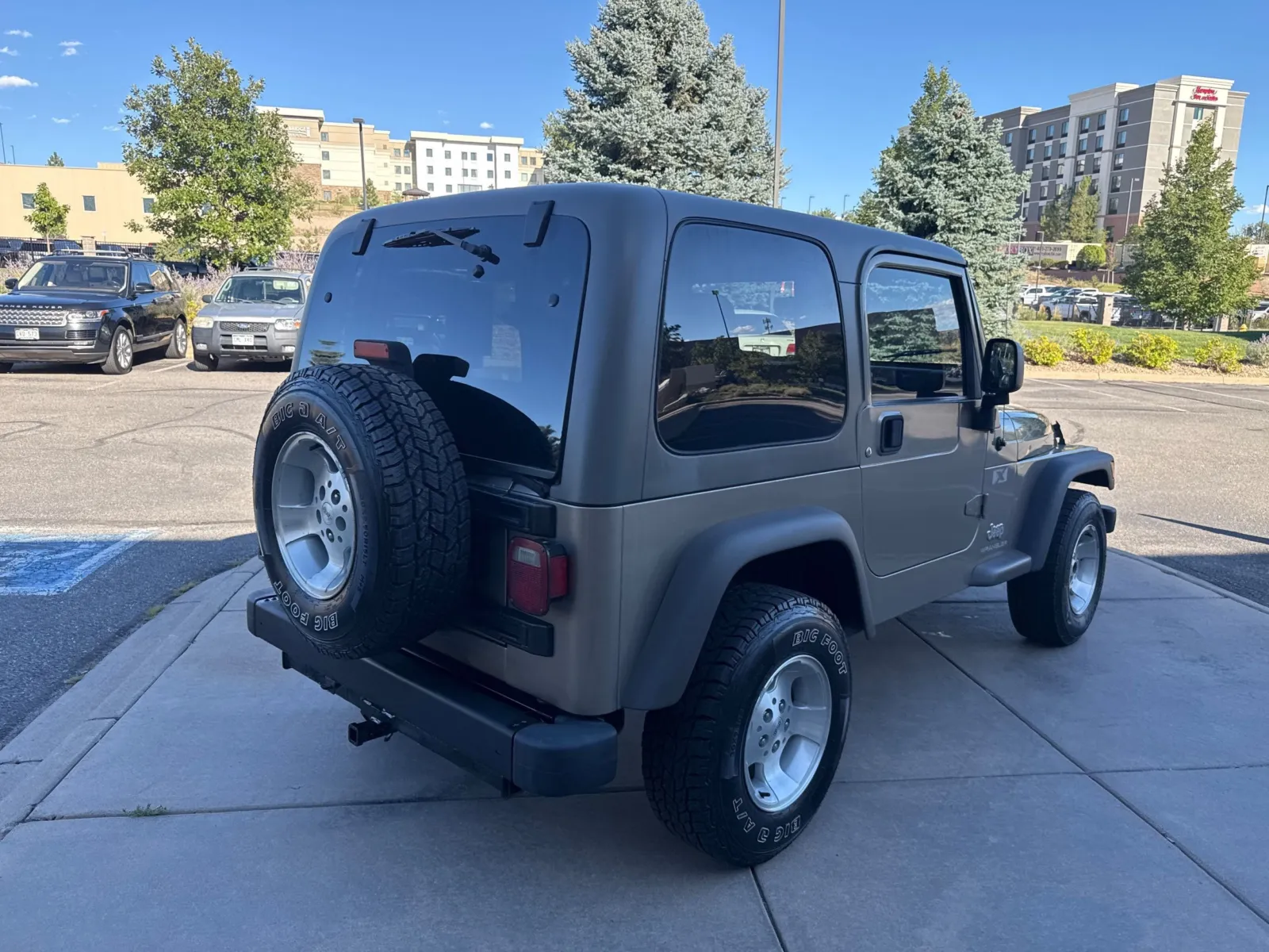 Jeep Wrangler photo 6