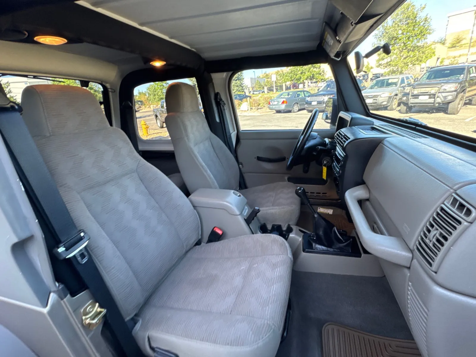 Jeep Wrangler photo 18