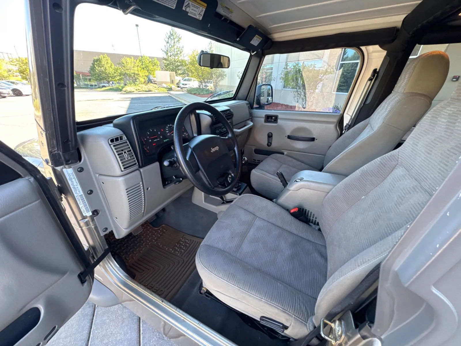 Jeep Wrangler photo 21