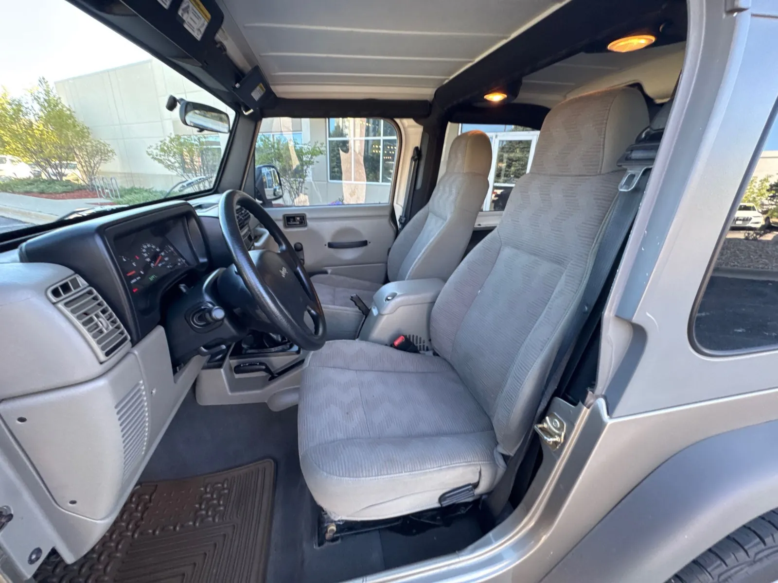 Jeep Wrangler photo 22