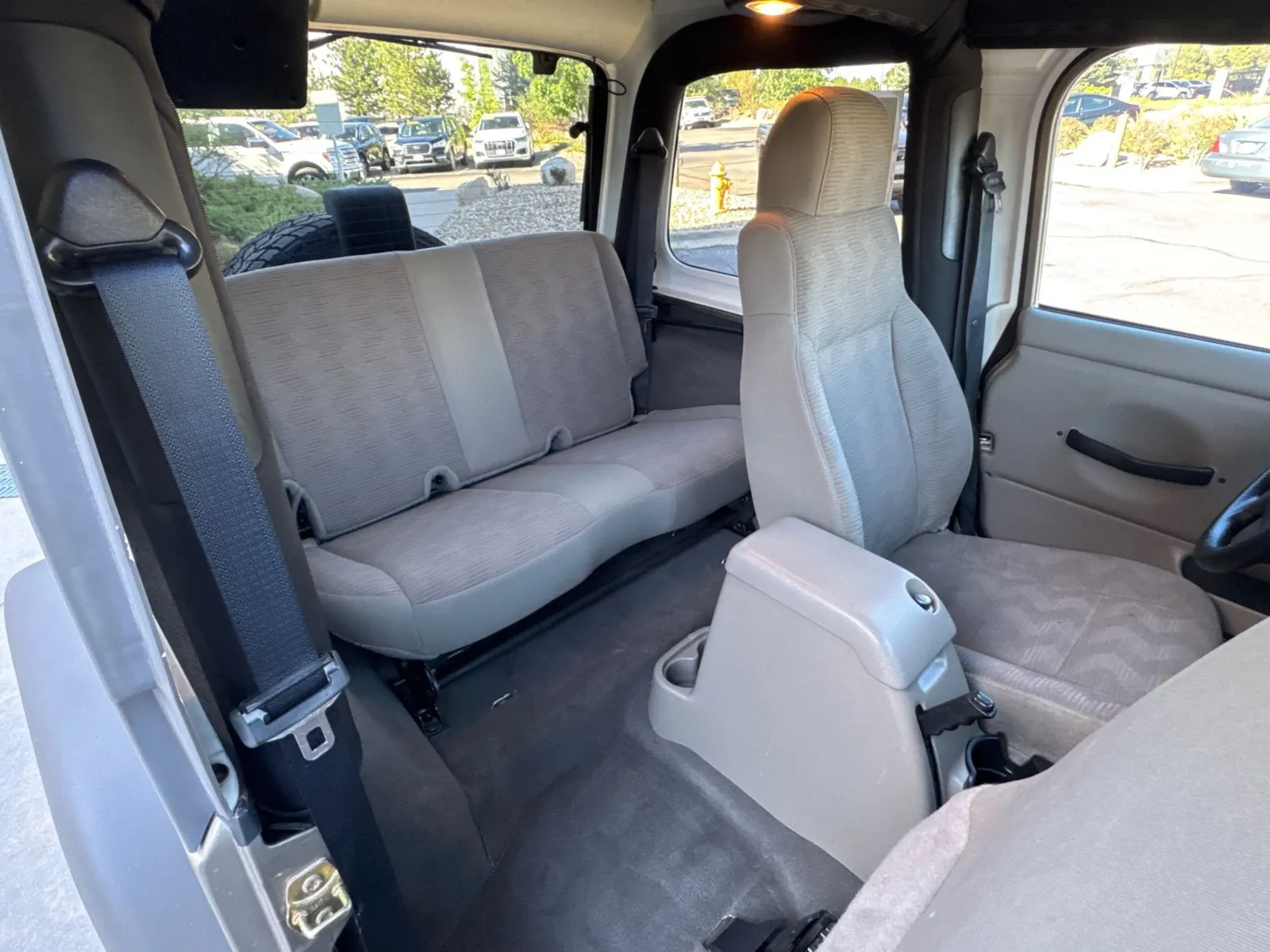 Jeep Wrangler photo 19