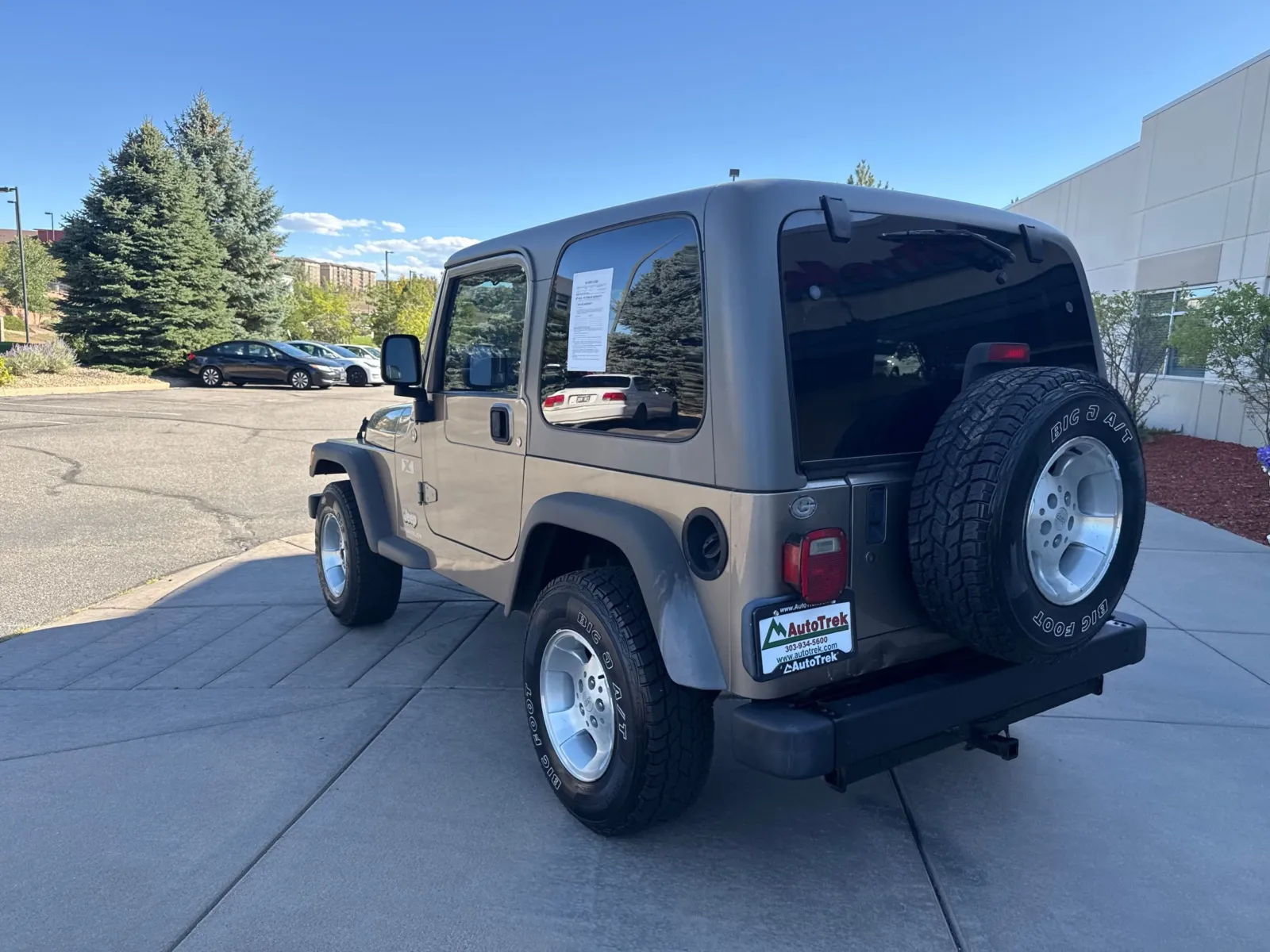 Jeep Wrangler photo 8