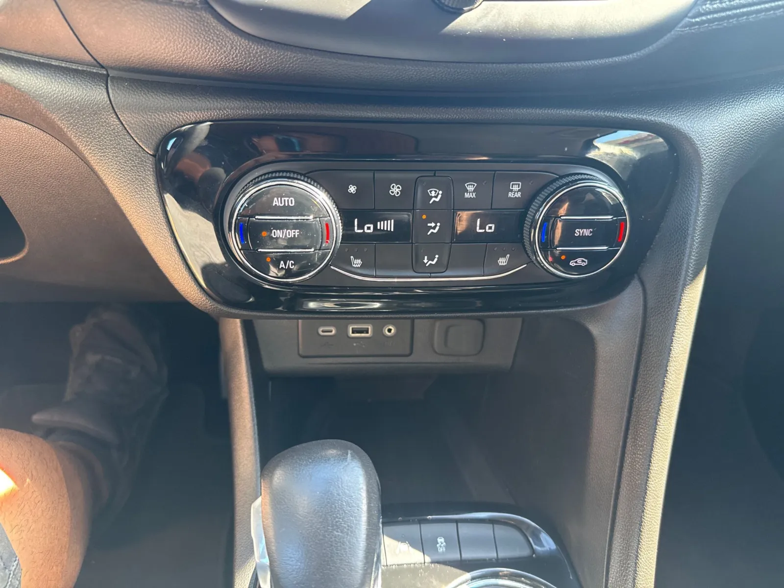 Buick Encore GX photo 31