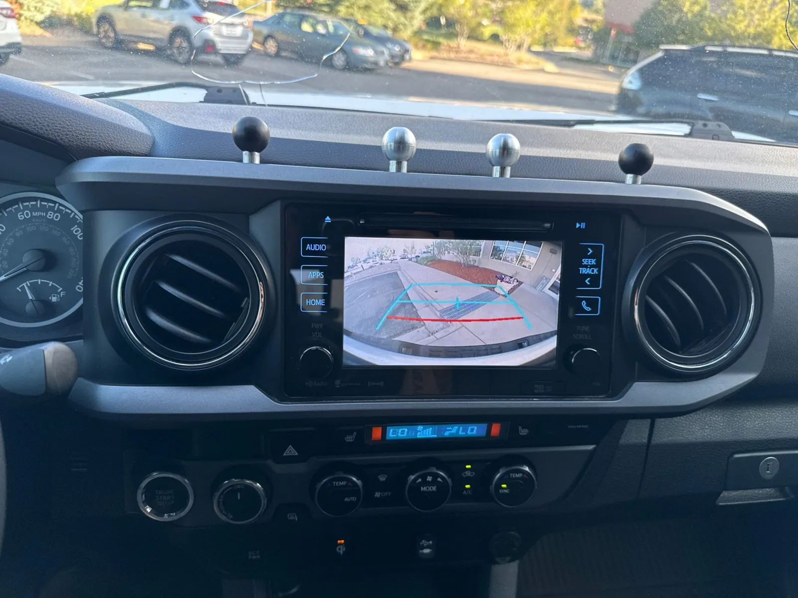 Toyota Tacoma photo 28