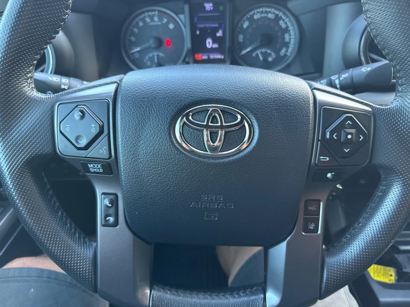 Toyota Tacoma photo 31