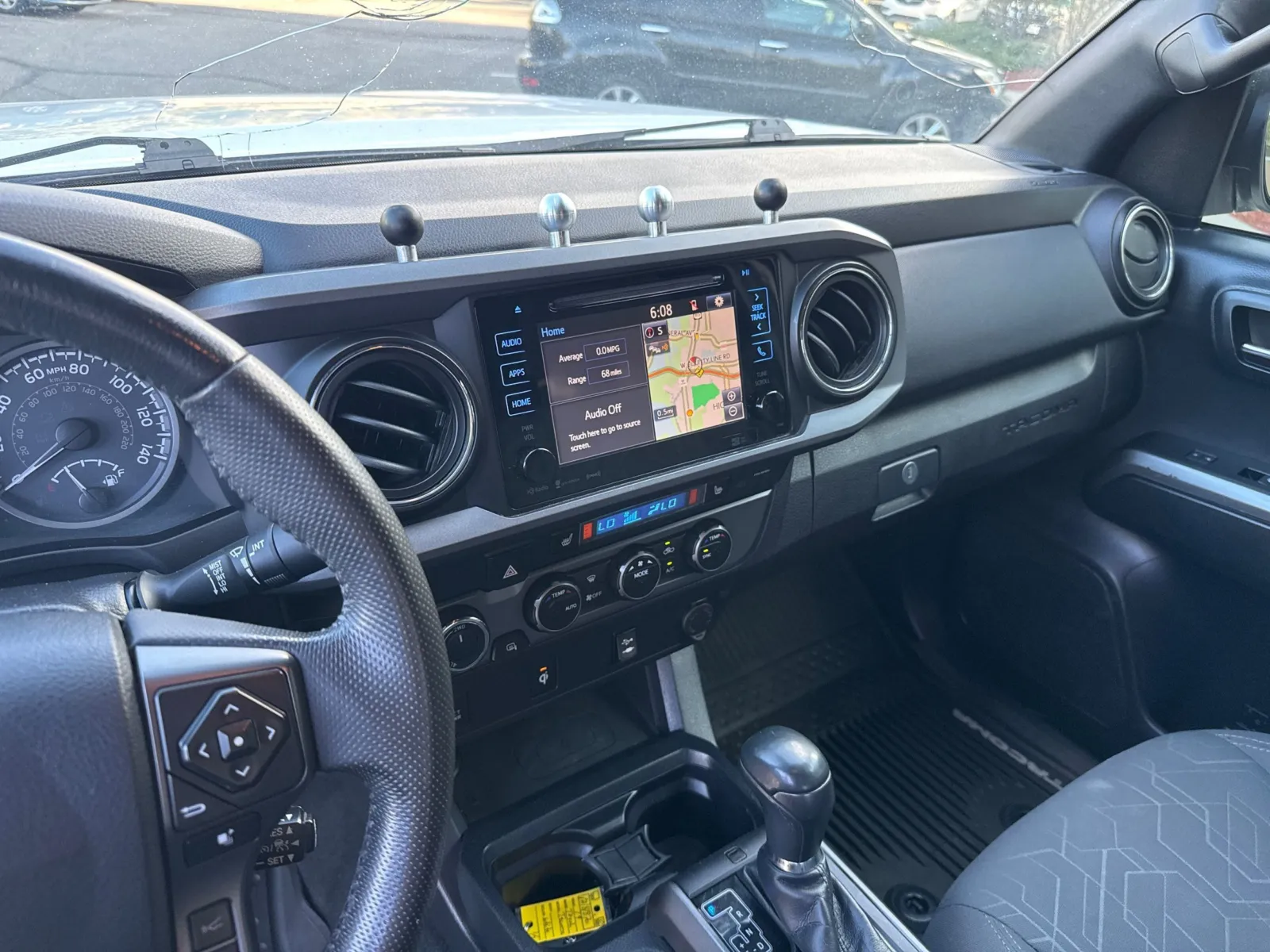 Toyota Tacoma photo 25