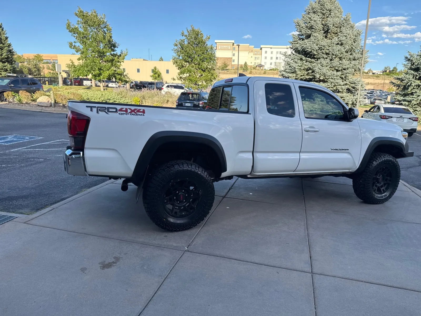 Toyota Tacoma photo 6