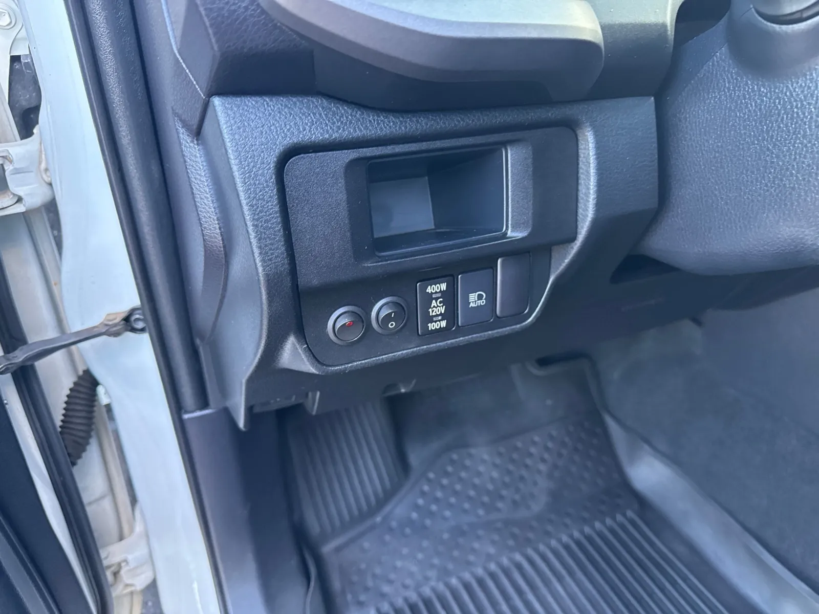 Toyota Tacoma photo 23